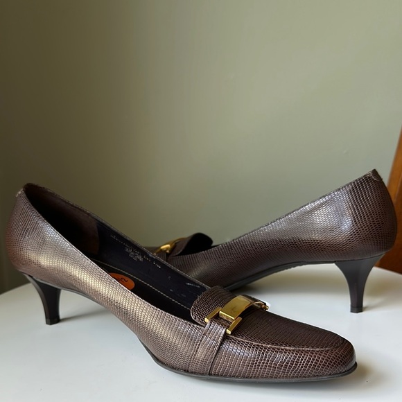 LRL Textured Kitten Heel Leather Upper Brown Gold Metallic Bar on Vamp Flaws - Picture 1 of 17